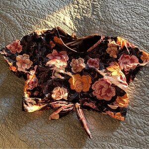 EUC Torrid Size 1 Swim Crop Top